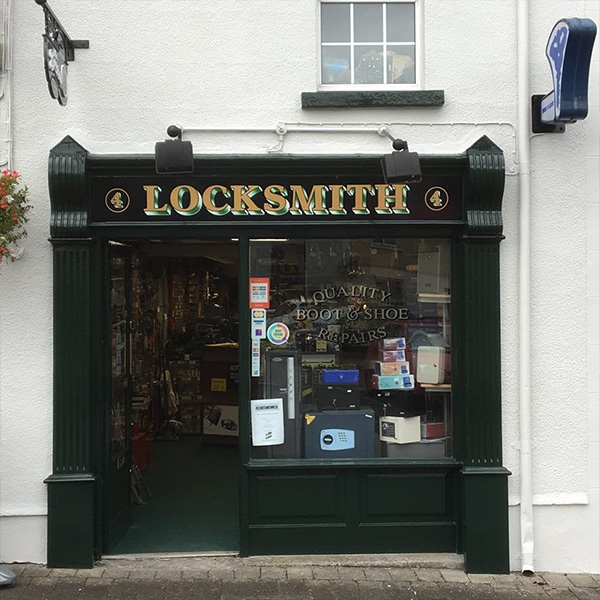 Hogans-locksmith-shop-front